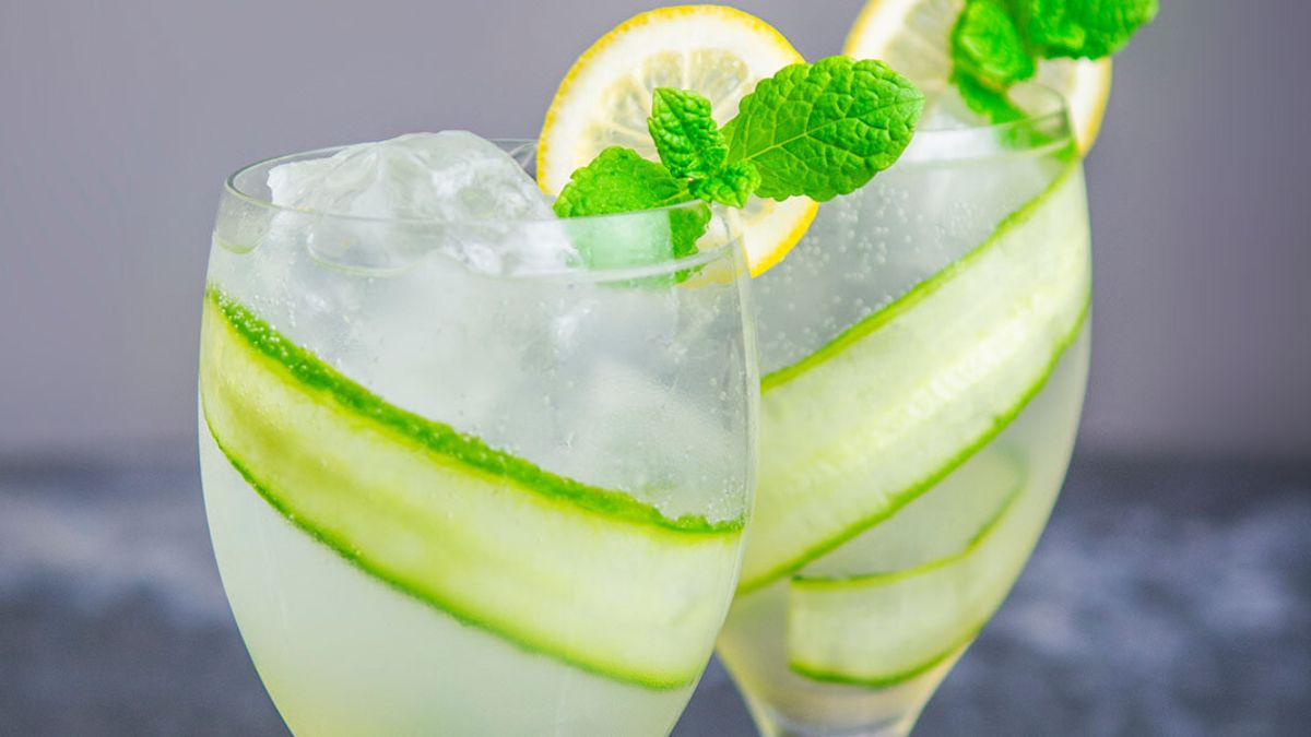 A bubbly treat with gin, elderflower, lime, and Prosecco.